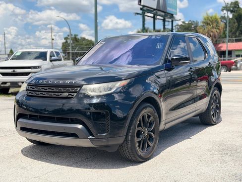 Used 2020 Land Rover Discovery SE AWD/4WD image 1