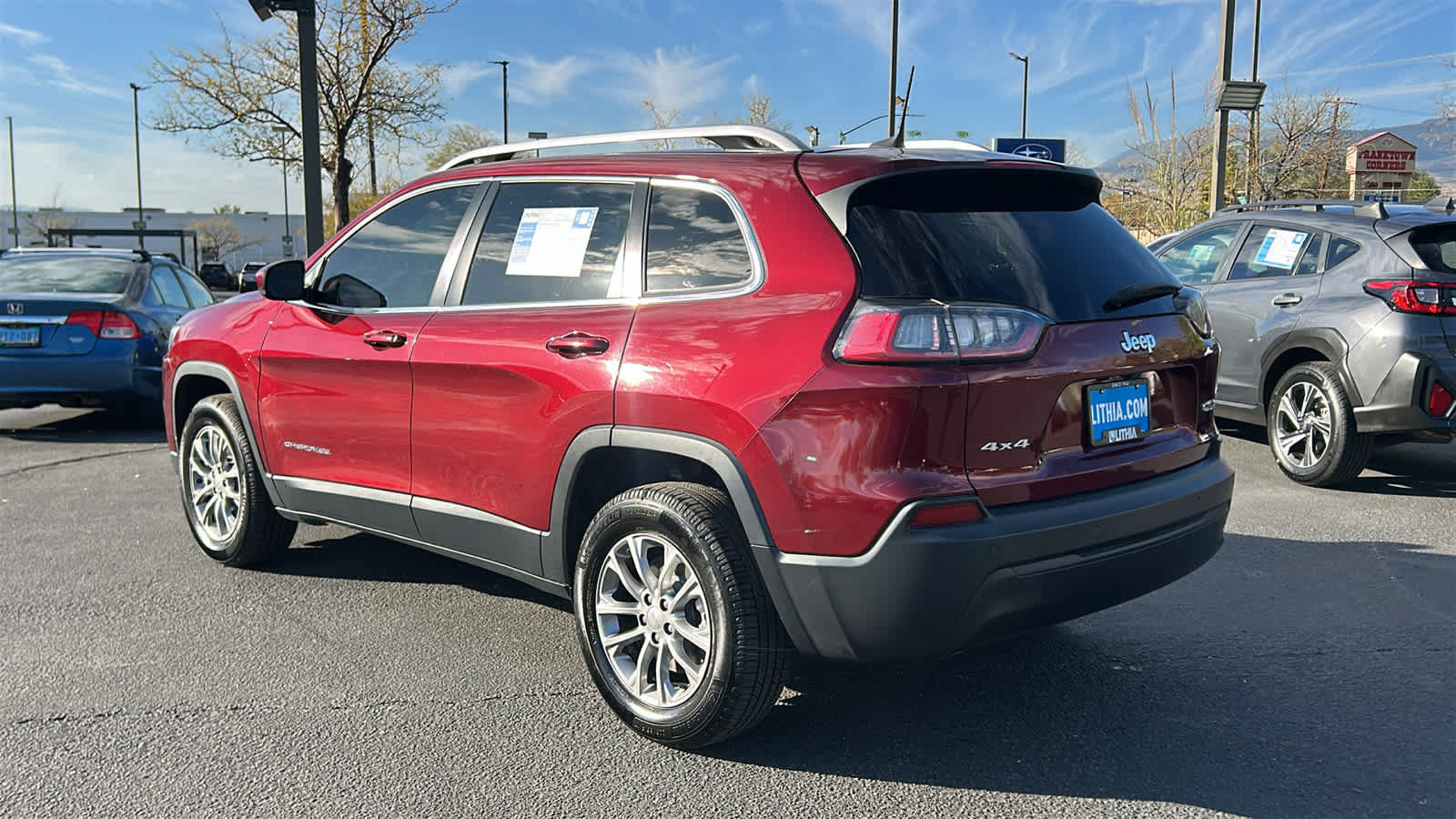 Used 2021 Jeep Cherokee Latitude Plus AWD/4WD image 7