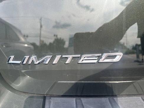 Used 2023 Ford Explorer Limited w/ Equipment Group 301A AWD/4WD image 4