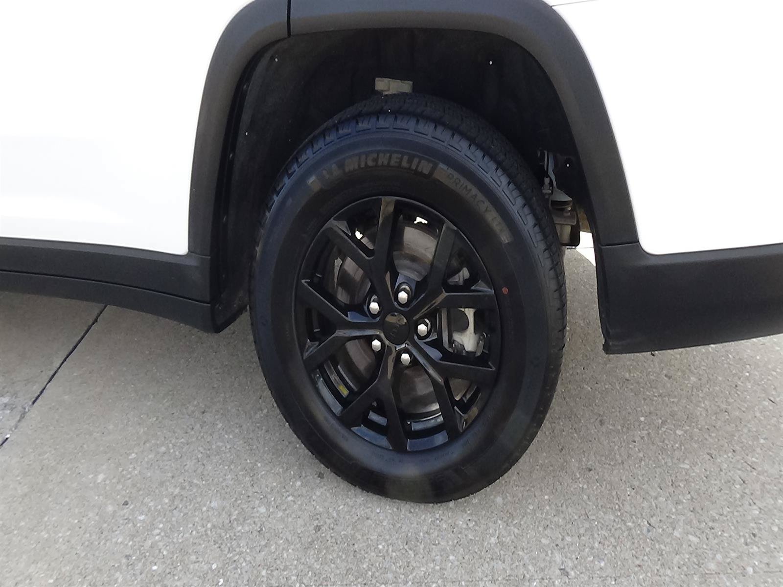 Certified 2025 Jeep Grand Cherokee L Altitude AWD/4WD image 10