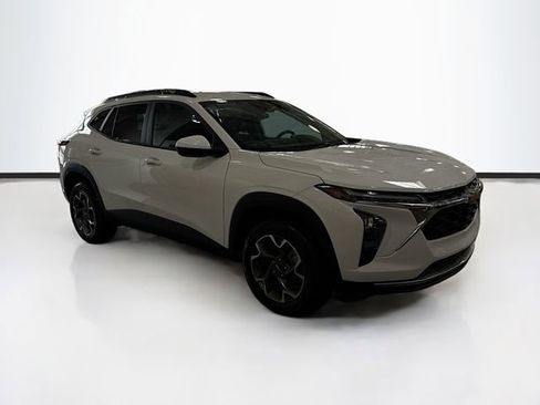 New 2026 Chevrolet Trax LT w/ Driver Confidence Package image 3