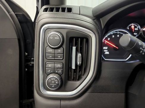 Used 2021 Chevrolet Silverado 1500 LT Trail Boss w/ Convenience Package II AWD/4WD image 26