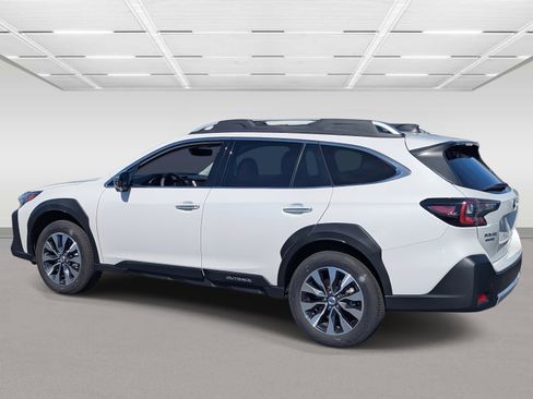Used 2024 Subaru Outback Touring image 3
