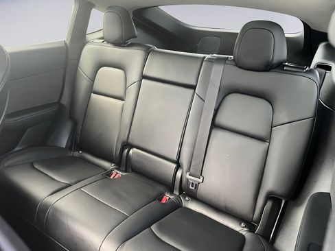 Used 2022 Tesla Model Y Performance image 16