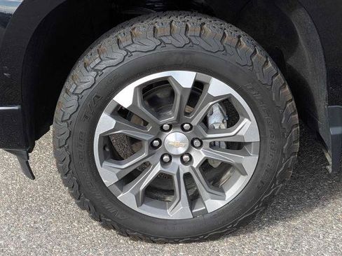 Used 2022 Chevrolet Silverado 1500 High Country w/ Z71 Off-Road Package AWD/4WD image 12