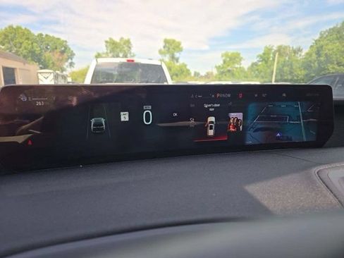Used 2025 Ford Expedition Tremor AWD/4WD image 6