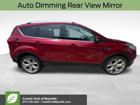 Used 2019 Ford Escape Titanium image 5