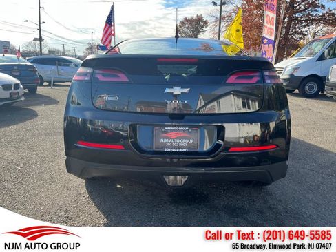 Used 2014 Chevrolet Volt w/ Enhanced Safety Package 2 FWD image 9