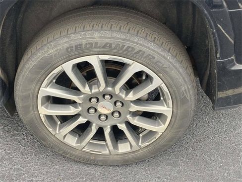 Used 2021 GMC Acadia Denali w/ Denali Technology Package image 5