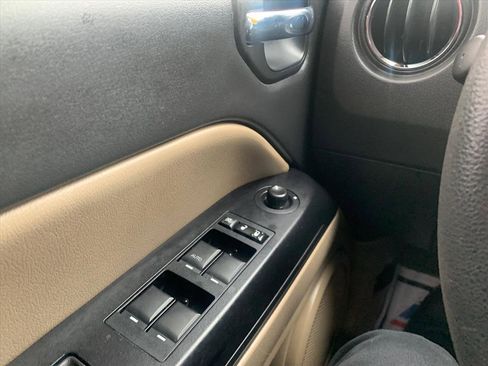 Used 2014 Jeep Compass Sport w/ Power Value Group image 13