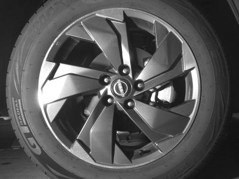 Used 2025 Nissan Rogue SV image 13