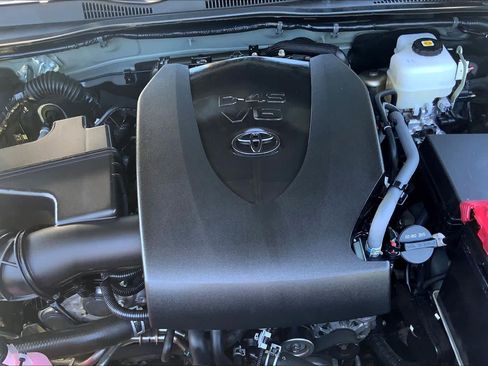 Used 2023 Toyota Tacoma TRD Off-Road image 32