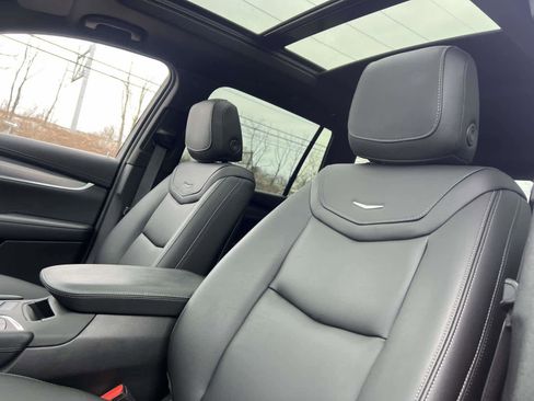 Used 2024 Cadillac XT6 Luxury image 10