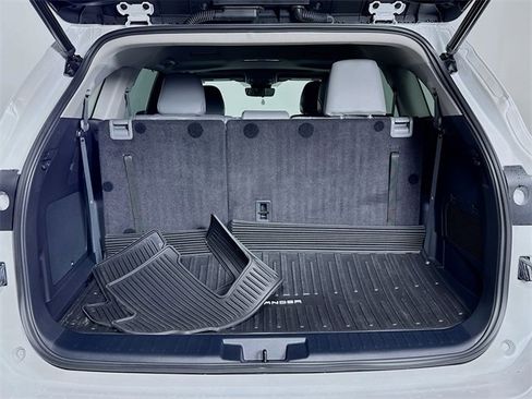 Used 2023 Toyota Highlander Limited image 44