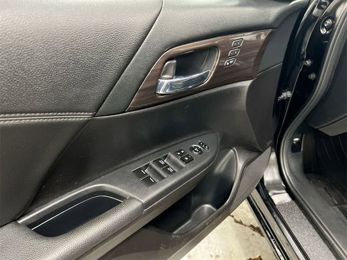 Used 2017 Honda Accord EX-L image 21