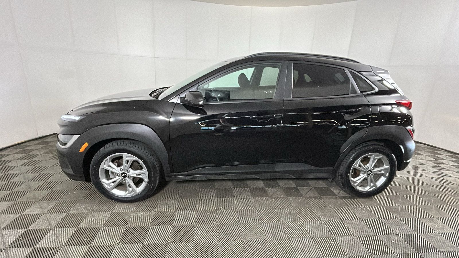 Certified 2023 Hyundai Kona SEL w/ Convenience Package FWD image 7