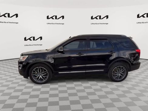 Used 2017 Ford Explorer XLT w/ Equipment Group 202A AWD/4WD image 5