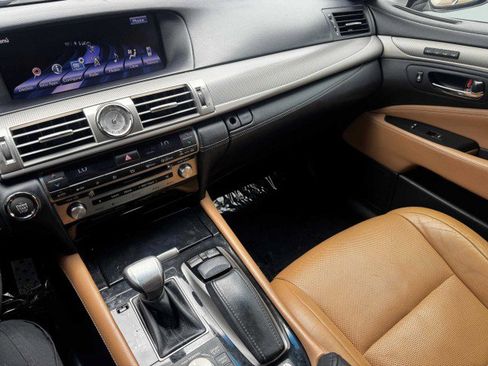 Used 2014 Lexus LS 460 image 29