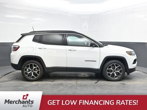 Used 2025 Jeep Compass Limited AWD/4WD image 9