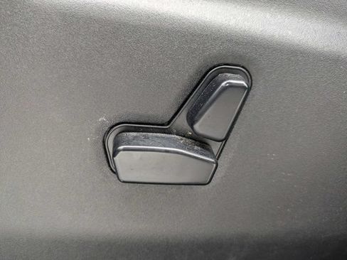 Used 2020 Jeep Grand Cherokee Overland RWD image 21