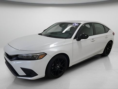 Used 2024 Honda Civic Sport image 3