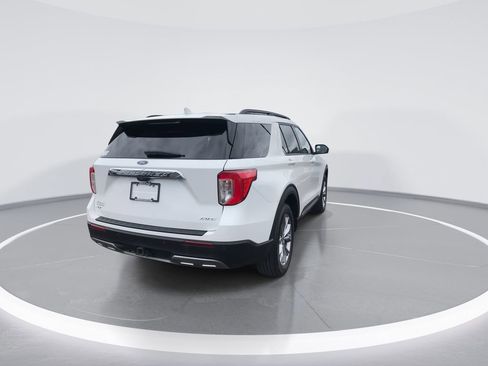Used 2023 Ford Explorer XLT w/ Equipment Group 202A AWD/4WD image 8