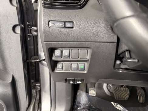 Used 2021 Nissan Rogue Sport SV FWD image 24