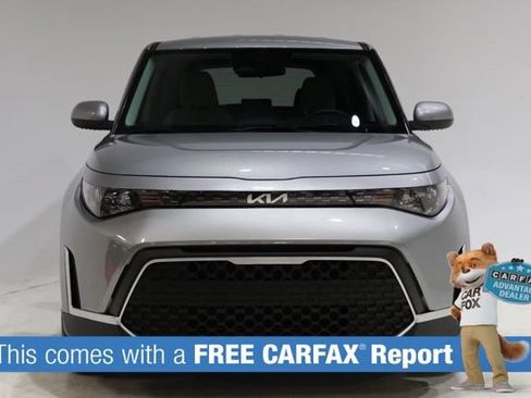 Used 2025 Kia Soul LX w/ LX Technology Package FWD image 2