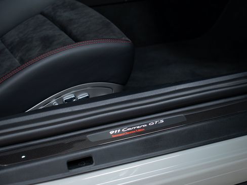Certified 2016 Porsche 911 Carrera GTS RWD image 40