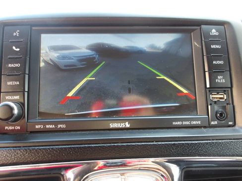 Used 2011 Chrysler Town & Country Touring FWD image 25