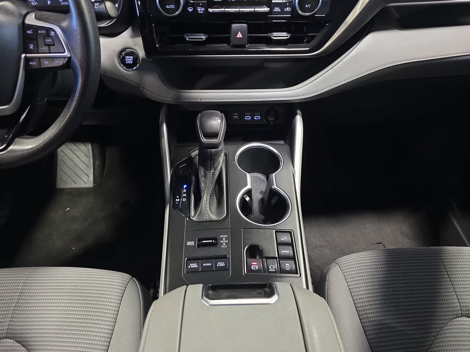 Used 2023 Toyota Highlander L AWD/4WD image 29
