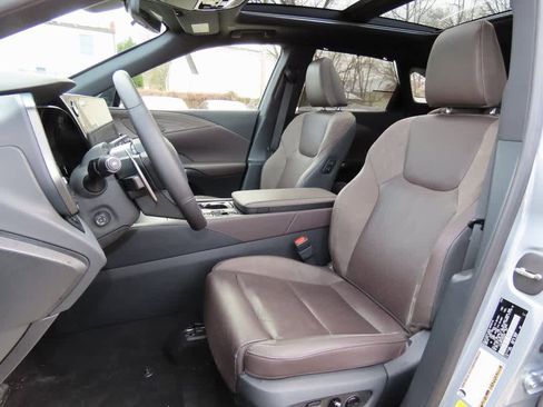 Used 2025 Lexus RX 450h Luxury image 12