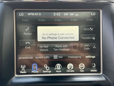 Used 2017 Jeep Grand Cherokee Overland w/ Jeep Active Safety Group AWD/4WD image 17