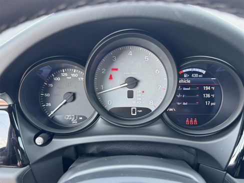 Certified 2024 Porsche Macan S image 25