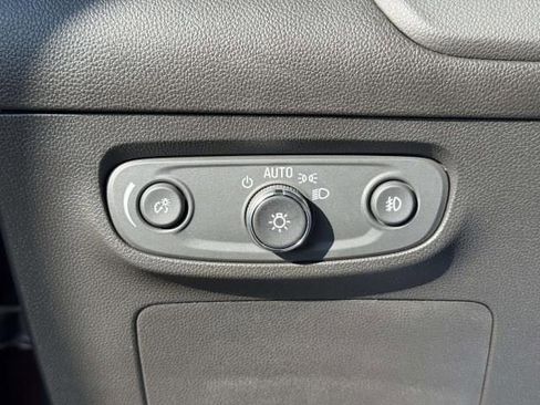 Used 2020 Buick Encore GX Select image 17