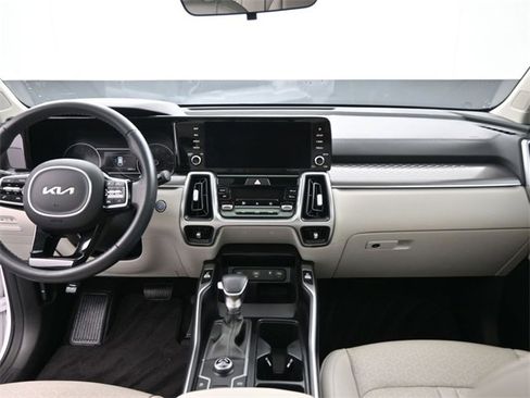 Used 2023 Kia Sorento S w/ Panoramic Sunroof Package image 27