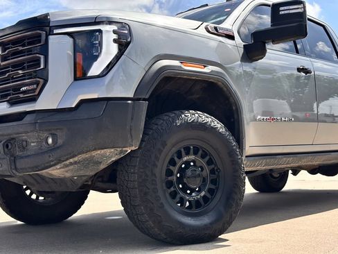Used 2025 GMC Sierra 2500 AT4X w/ AT4X AEV Edition AWD/4WD image 12