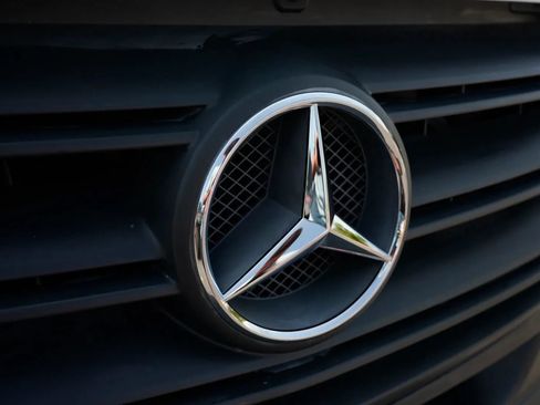 Used 2022 Mercedes-Benz Sprinter 2500 image 10