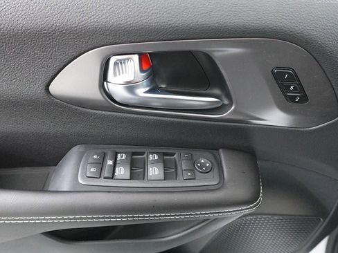 New 2026 Chrysler Pacifica Select w/ S Appearance Package FWD image 11