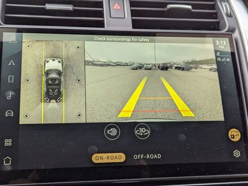 Certified 2024 Land Rover Discovery Dynamic SE image 10