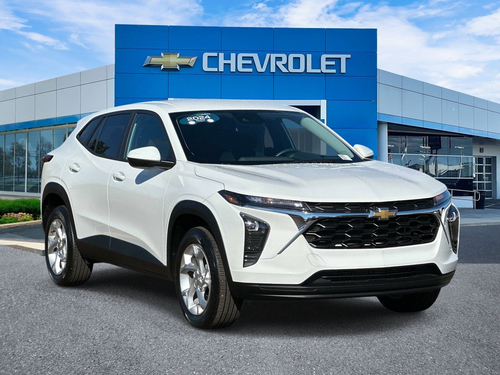 Certified 2024 Chevrolet Trax LS w/ LS Convenience Package FWD image 1
