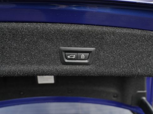 Used 2022 BMW 330i xDrive Sedan w/ M Sport Package image 37