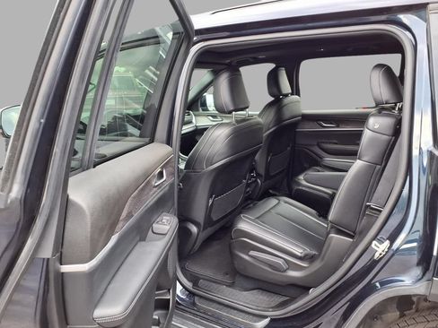 Used 2024 Jeep Grand Cherokee L Limited w/ Black Appearance Package AWD/4WD image 24