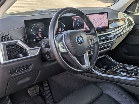 Used 2024 BMW X7 xDrive40i w/ Premium Package image 13