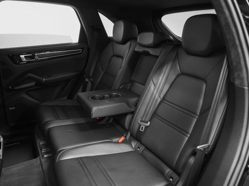 Certified 2021 Porsche Cayenne GTS AWD/4WD image 45
