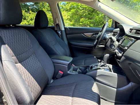 Used 2018 Nissan Rogue SV AWD/4WD image 24