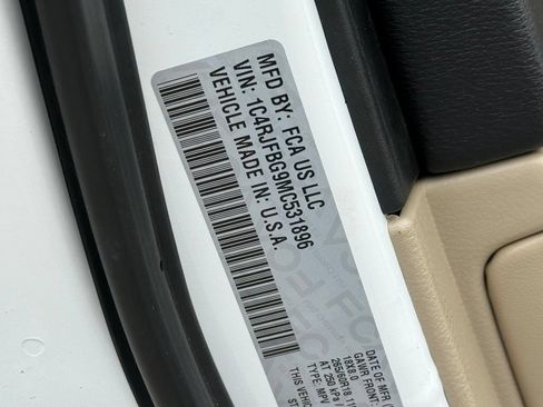 Used 2021 Jeep Grand Cherokee Limited w/ Premium Lighting Group AWD/4WD image 41