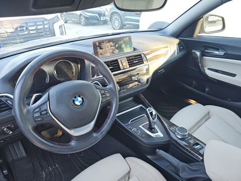 Used 2020 BMW 230i Convertible w/ Premium Package image 7