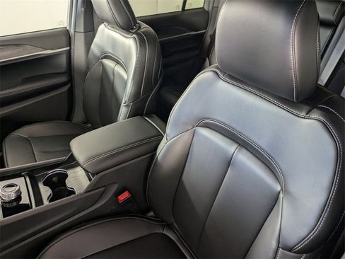 New 2025 Jeep Grand Cherokee Limited w/ Black Appearance Package image 11