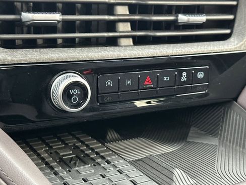 Certified 2025 Ford Explorer Platinum image 21